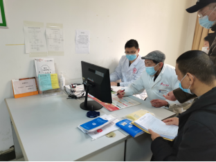 湖北省中医院凤凰门诊张教授坐诊照片